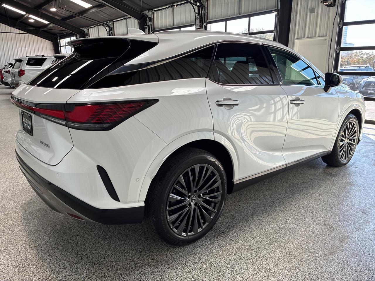 2023 Lexus RX350 Luxury, Pano Roof, Cold Area Pkg, Pano View Monitor, Traffic Jam Assist, Heat & Cool Seats, Triple Beam Headlights