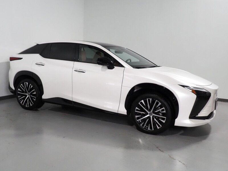 2023 Lexus RZ 450e Luxury AWD *HEADS-UP DISPLAY, NAVIGATION, ADAPTIVE CRUISE, SAFETY ALERTS, 360 VIEW CAMERAS, 14 INCH DISPLAY, DYNAMIC SKY PANO ROOF, ULTRASUEDE, CLIMATE SEATS, ADVANCED PARK, MARK LEVINSON, WIRELESS CHARGING
