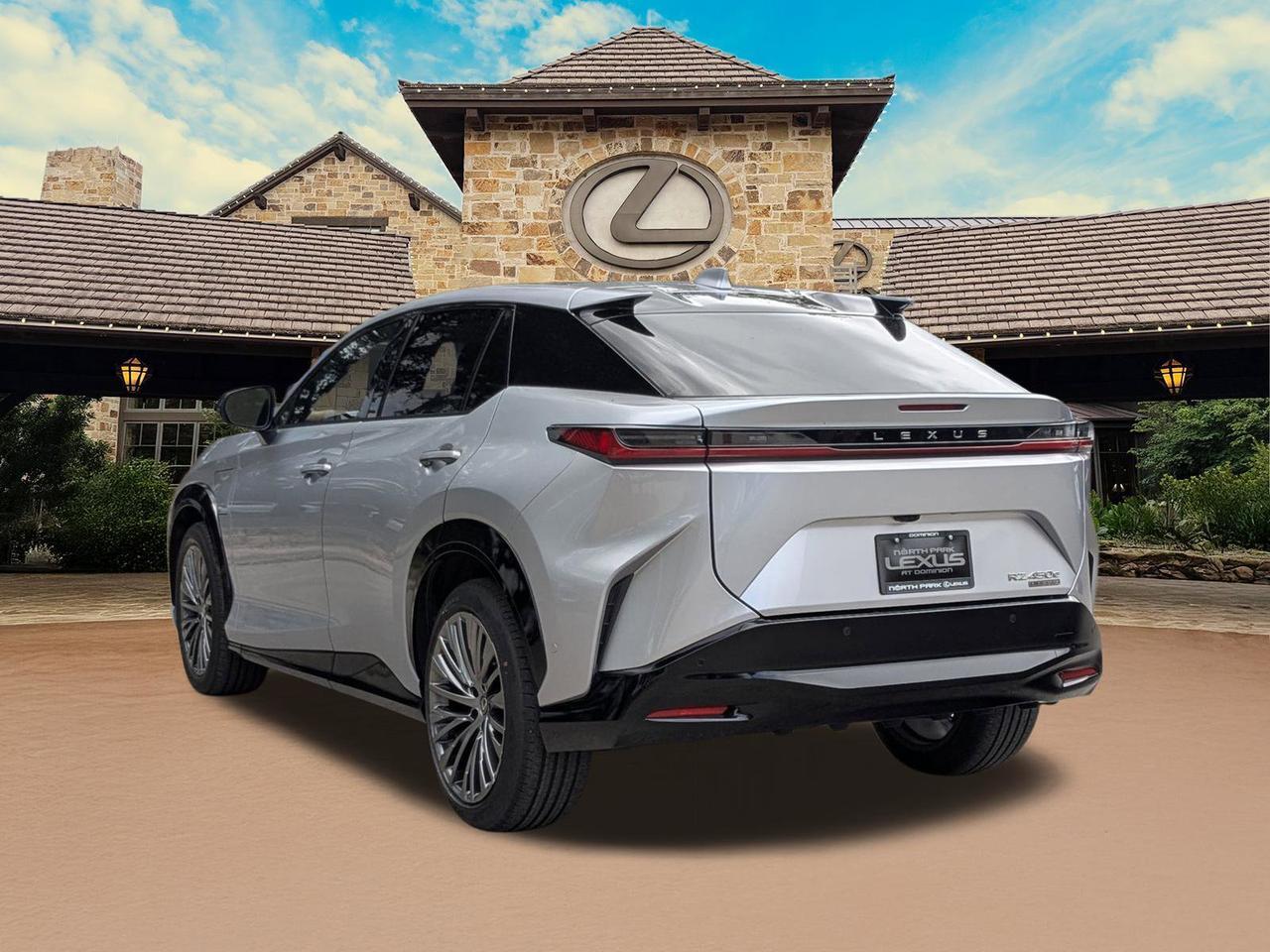 2023 Lexus RZ 450e Luxury