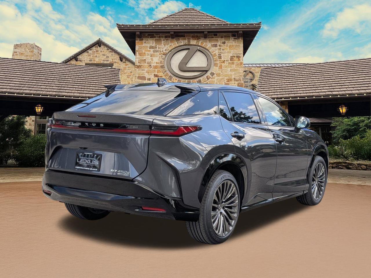 2023 Lexus RZ 450e Luxury