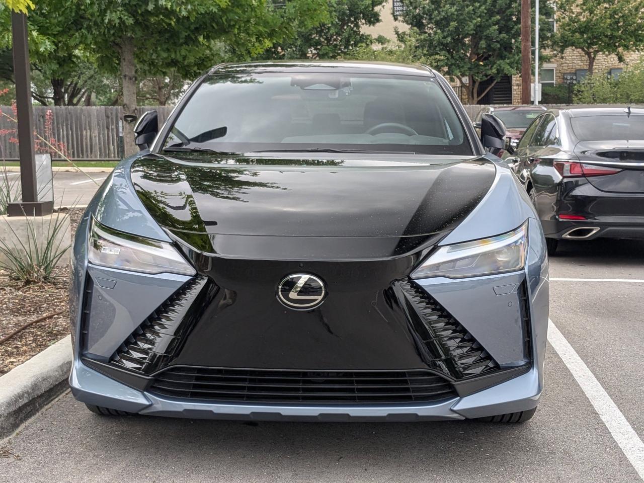 2023 Lexus RZ 450e Luxury