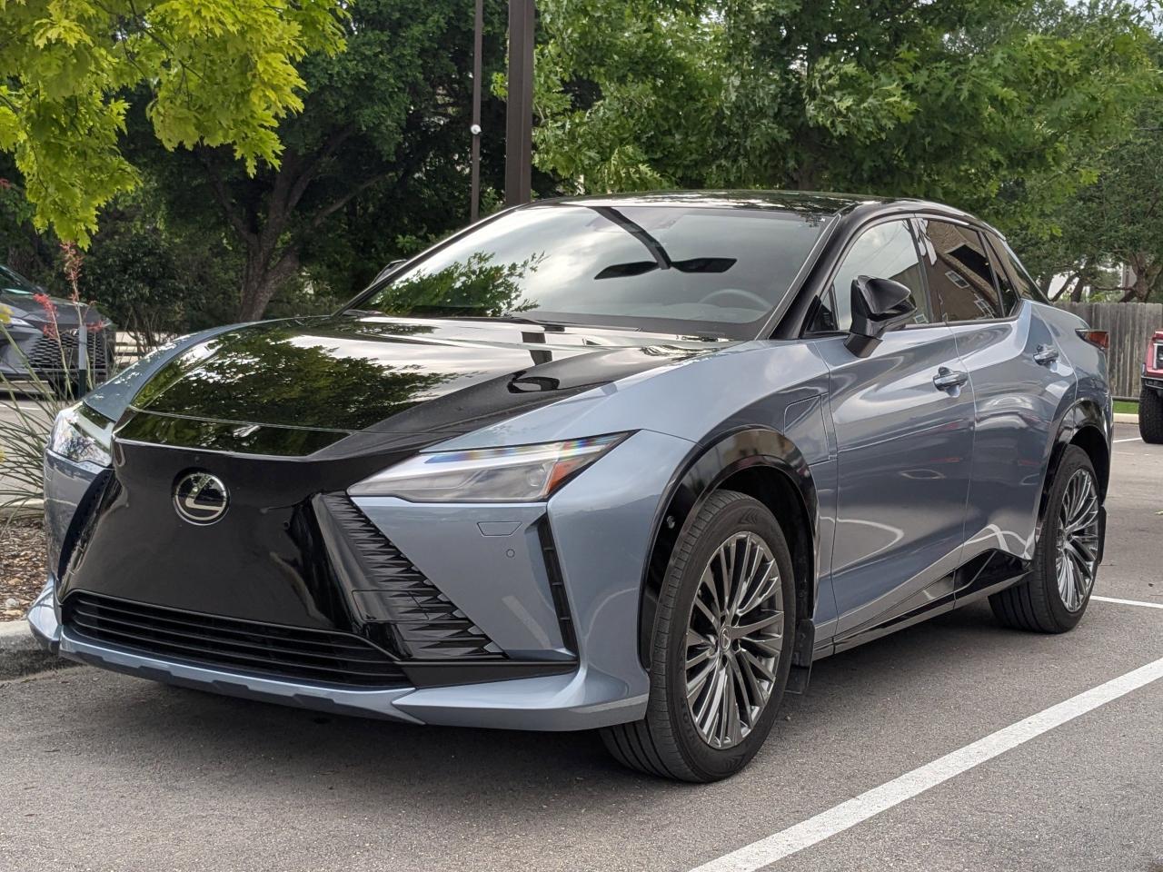 2023 Lexus RZ 450e Luxury