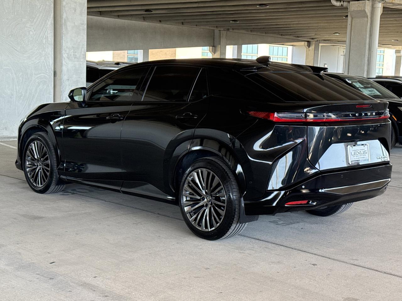 2023 Lexus RZ 450e Luxury