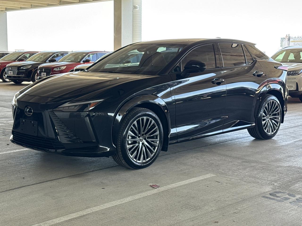 2023 Lexus RZ 450e Luxury