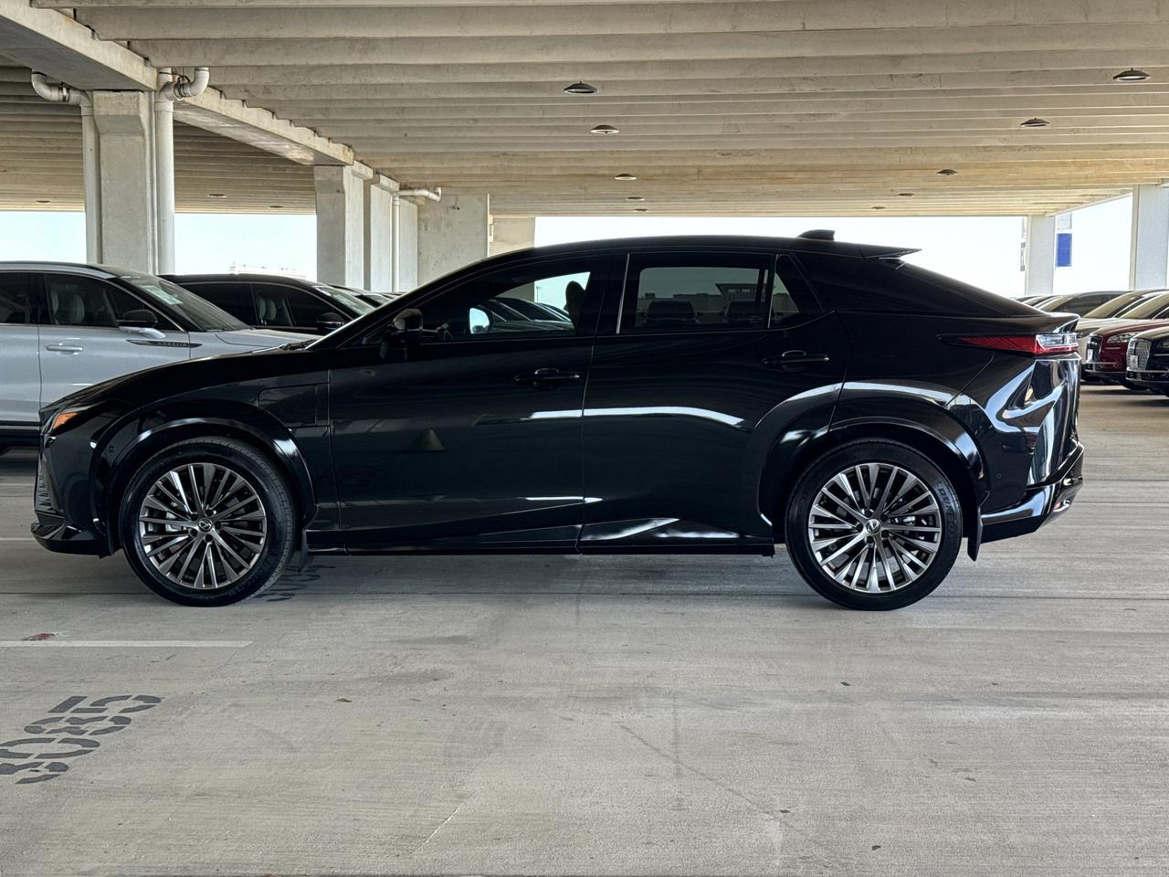 2023 Lexus RZ 450e Luxury