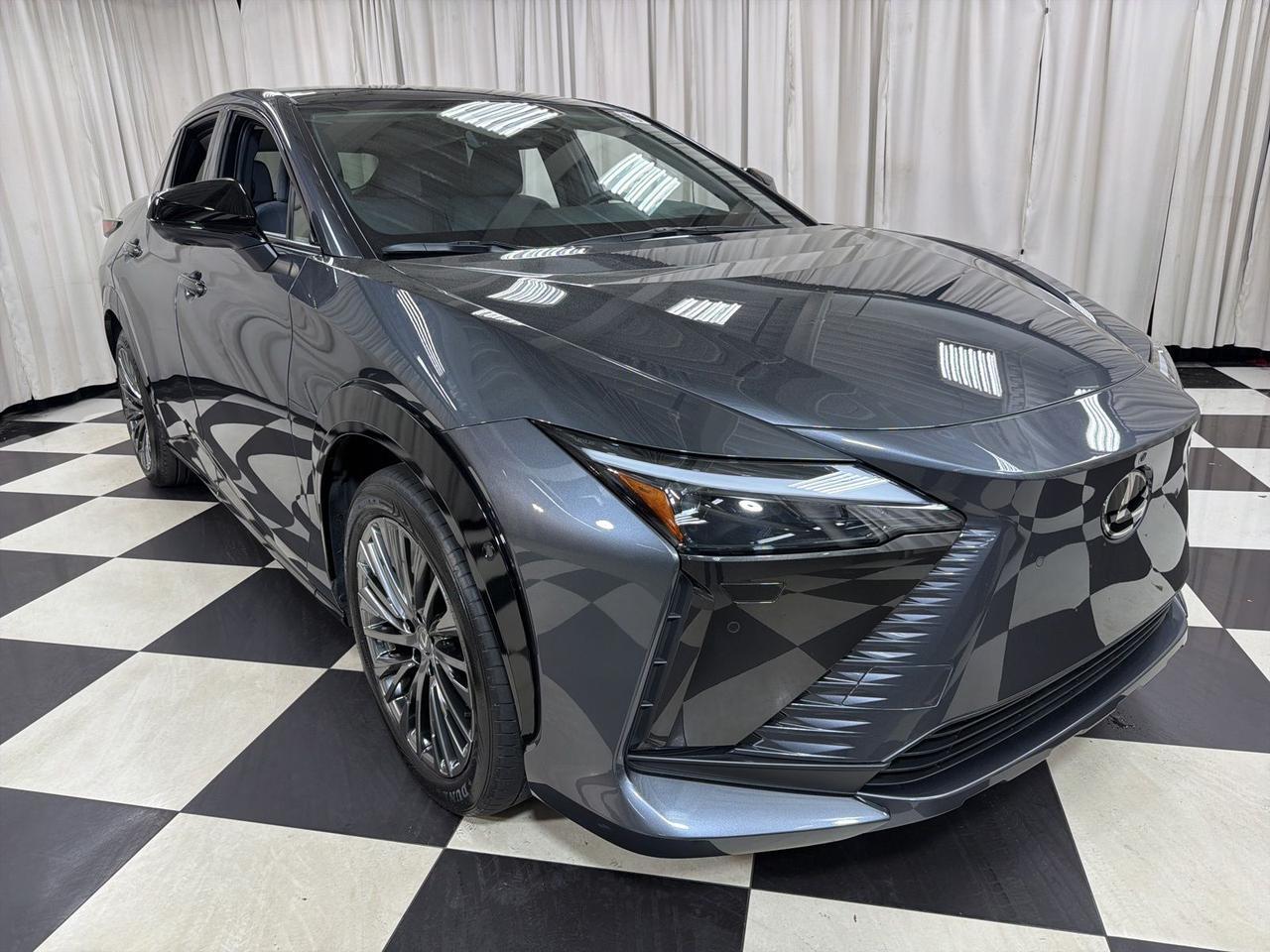 2023 Lexus RZ 450e Luxury