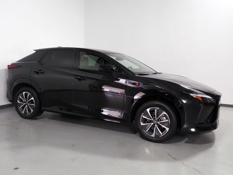 2023 Lexus RZ 450e Premium AWD *HEADS-UP DISPLAY, NAVIGATION, ADAPTIVE CRUISE, SAFETY ALERTS, 360 VIEW CAMERAS, 14 INCH DISPLAY, PANORAMA GLASS ROOF, CLIMATE SEATS, HEATED STEERING, ADVANCE PARK, WIRELESS CHARGING, ANDROID & APPLE