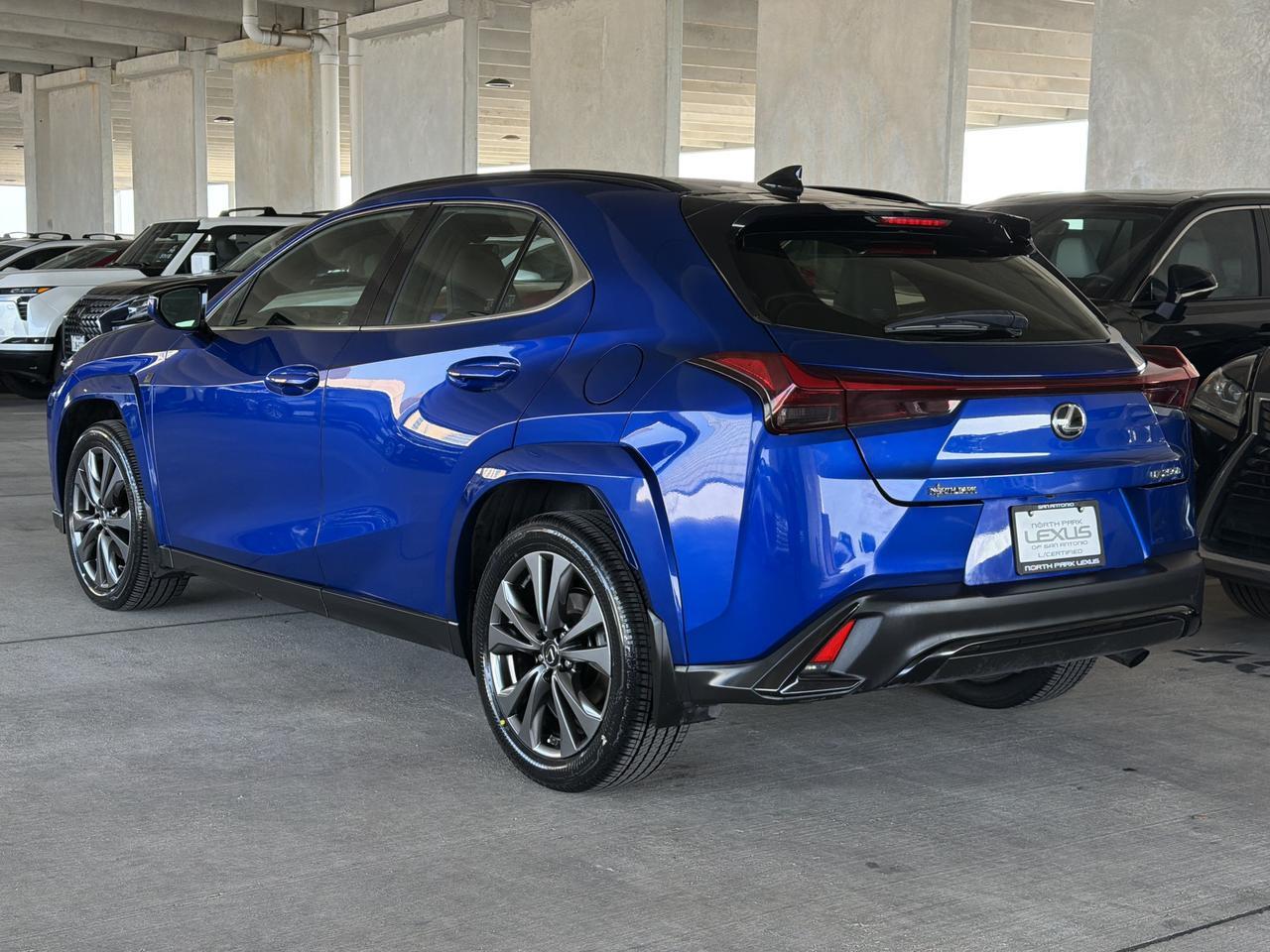 2023 Lexus UX 250h F SPORT Design