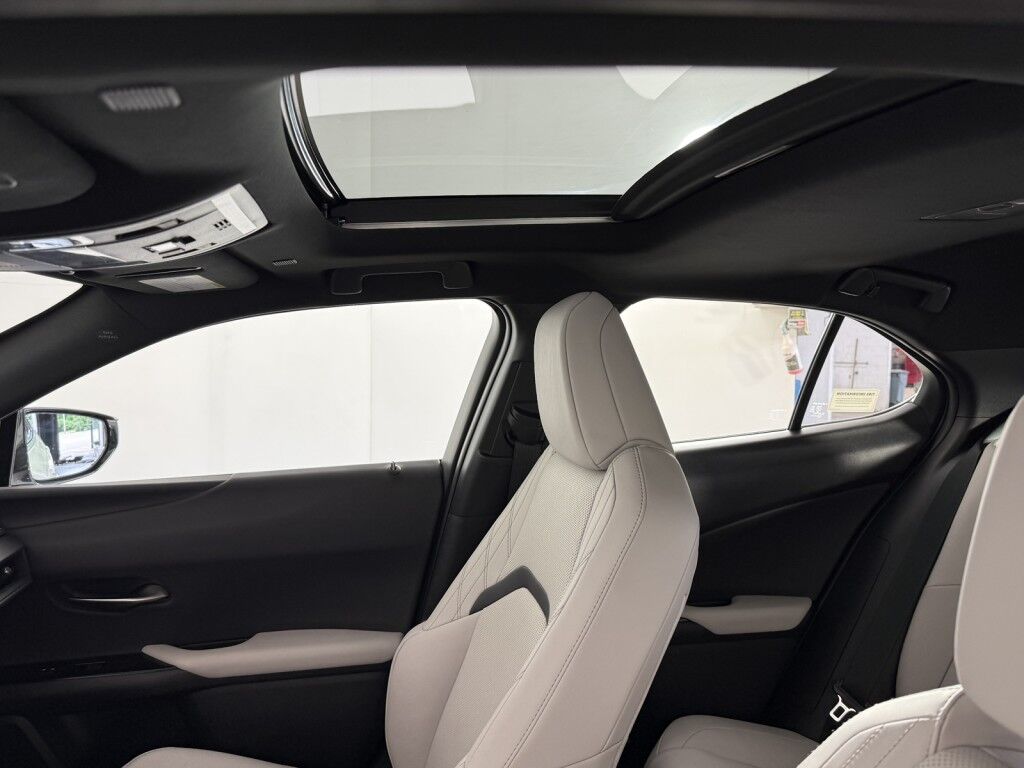 2023 Lexus UX 250h F SPORT Design w/Heated/Ventilated Seats Maumee OH