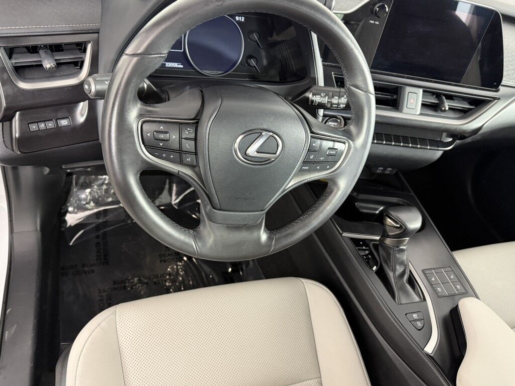 2023 Lexus UX 250h F SPORT Design w/Heated/Ventilated Seats Maumee OH