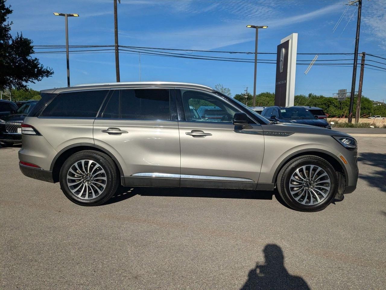 2023 Lincoln Aviator Standard