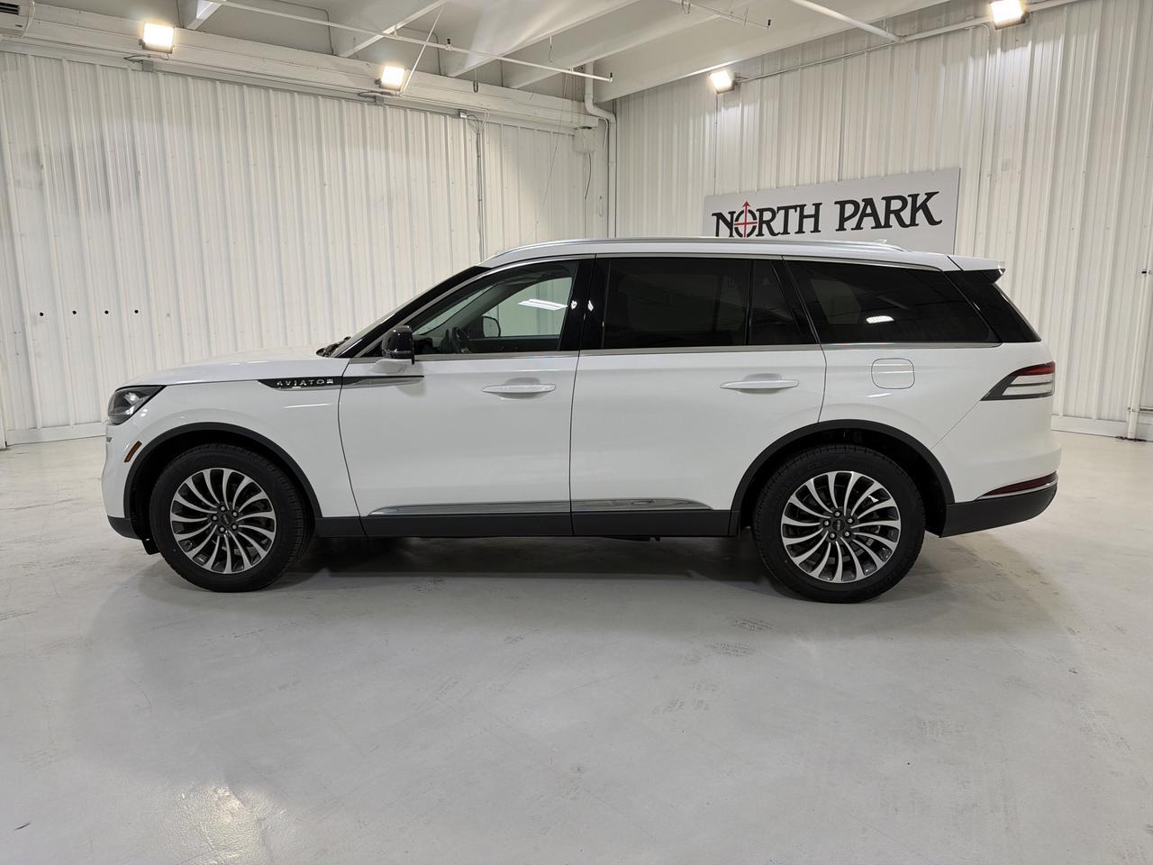 2023 Lincoln Aviator Standard