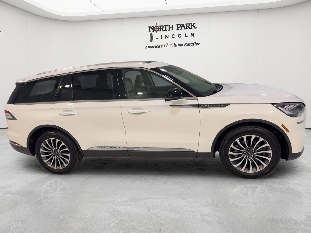 2023 Lincoln Aviator Standard