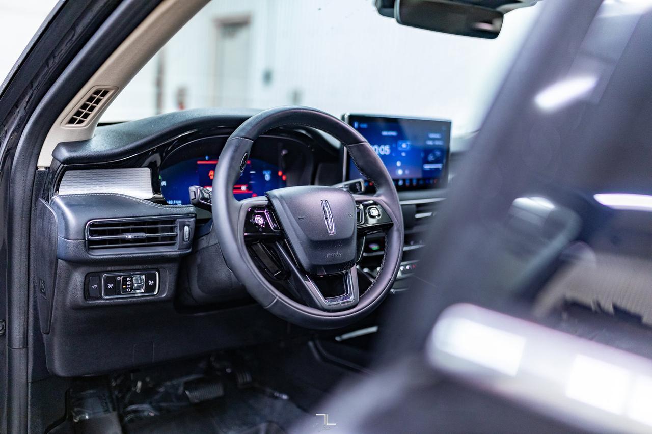 2023 Lincoln Corsair AWD Premiere Leather Roof Nav BCam Red Deer AB