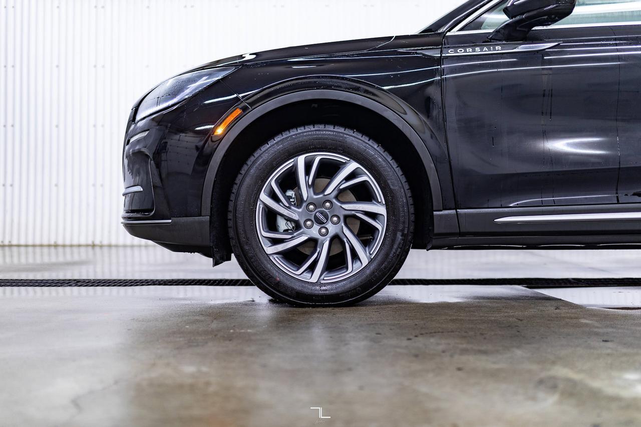 2023 Lincoln Corsair AWD Premiere Leather Roof Nav BCam Red Deer AB