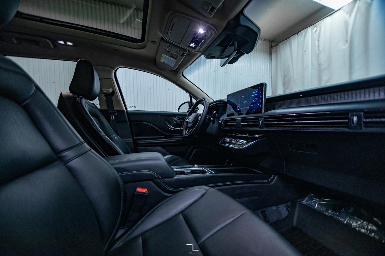 2023 Lincoln Corsair AWD Premiere Leather Roof Nav BCam Red Deer AB