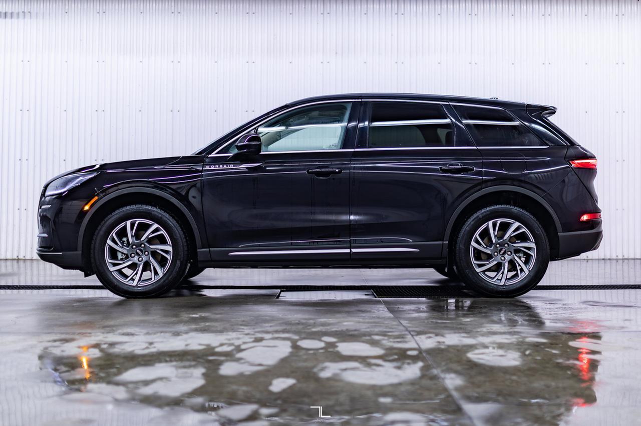 2023 Lincoln Corsair AWD Premiere Leather Roof Nav BCam Red Deer AB