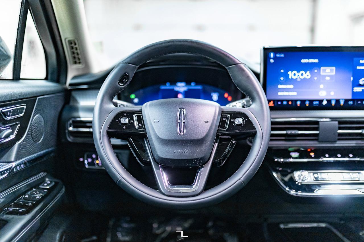 2023 Lincoln Corsair AWD Premiere Leather Roof Nav BCam Red Deer AB