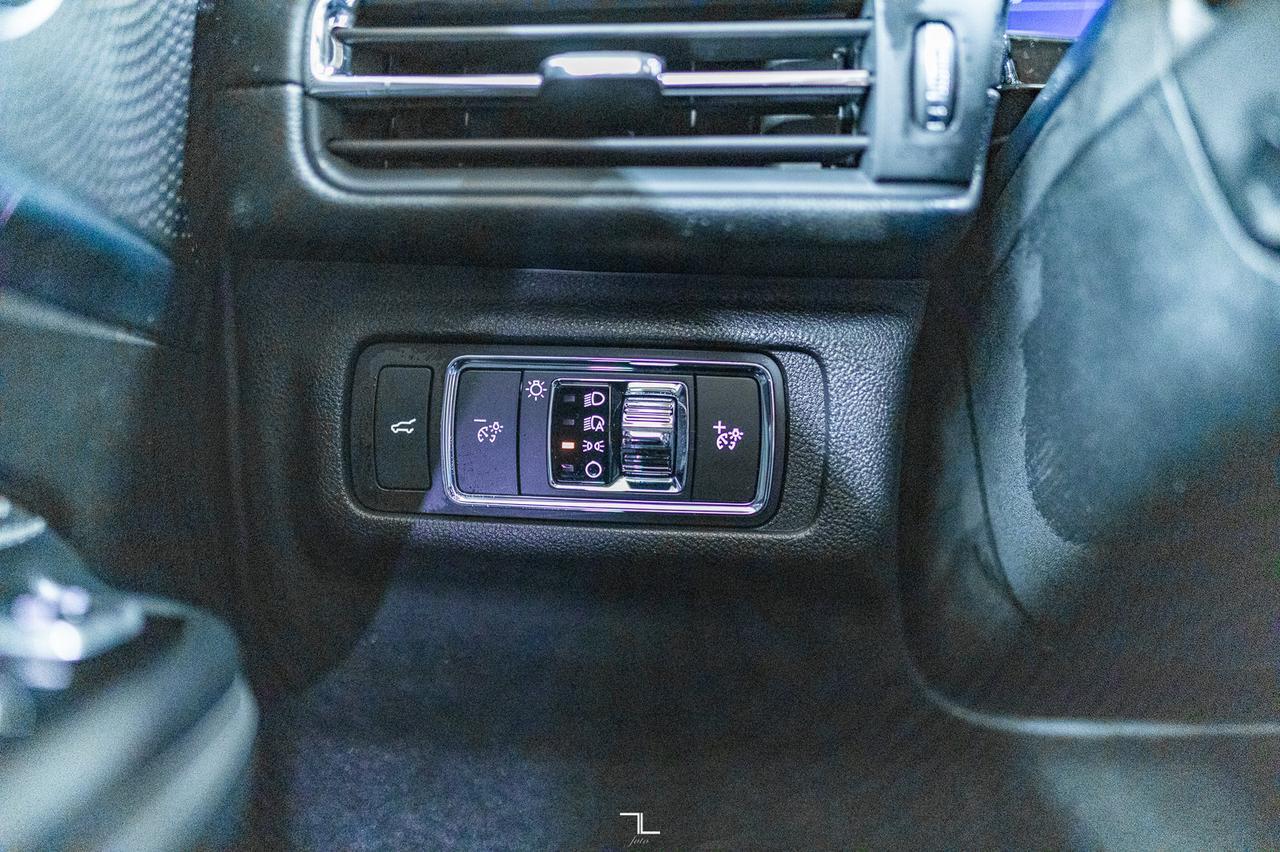 2023 Lincoln Corsair AWD Premiere Leather Roof Nav BCam Red Deer AB