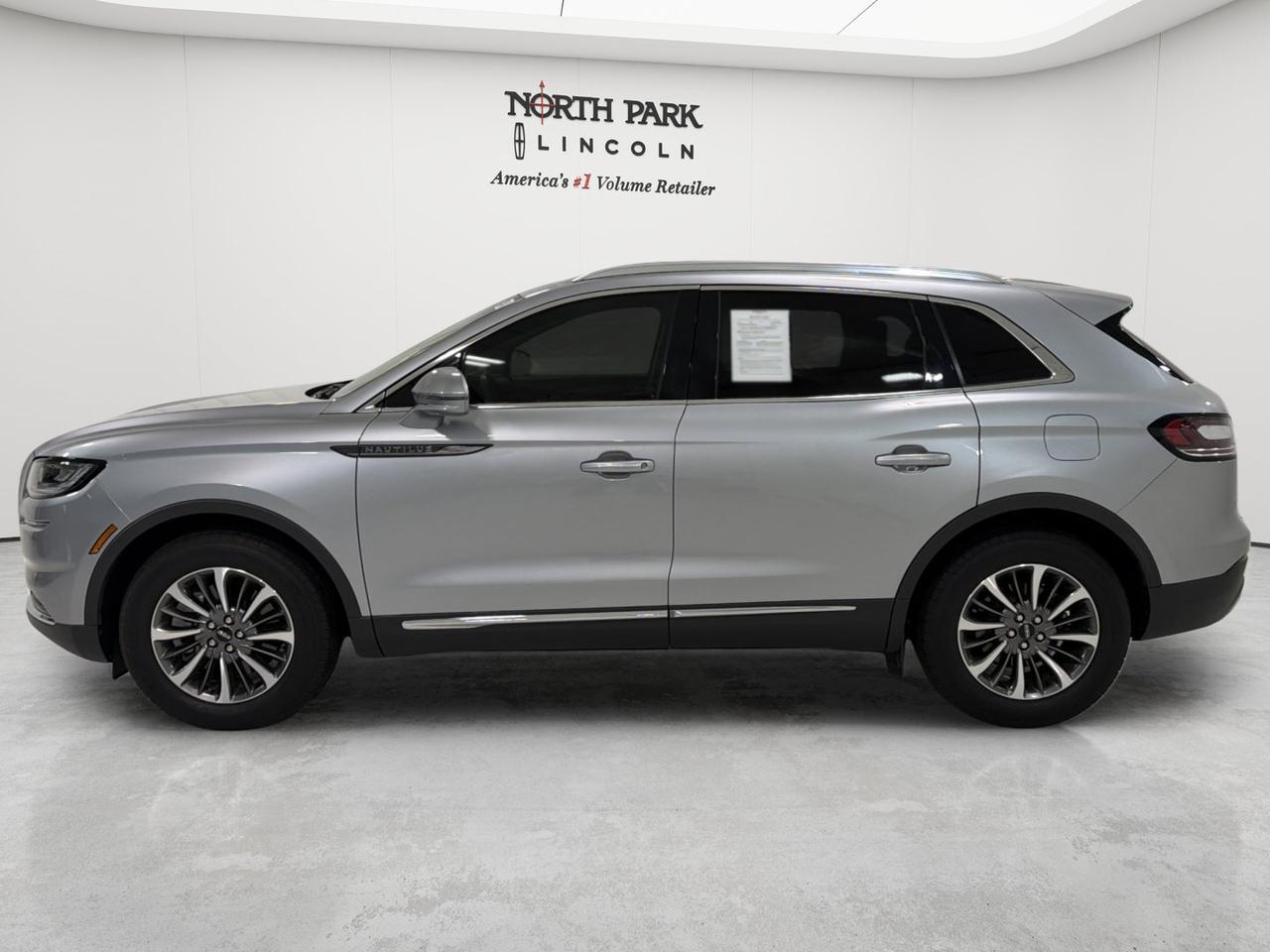 2023 Lincoln Nautilus Standard