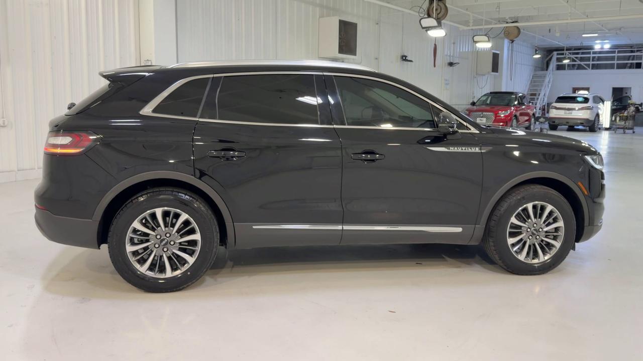 2023 Lincoln Nautilus Standard