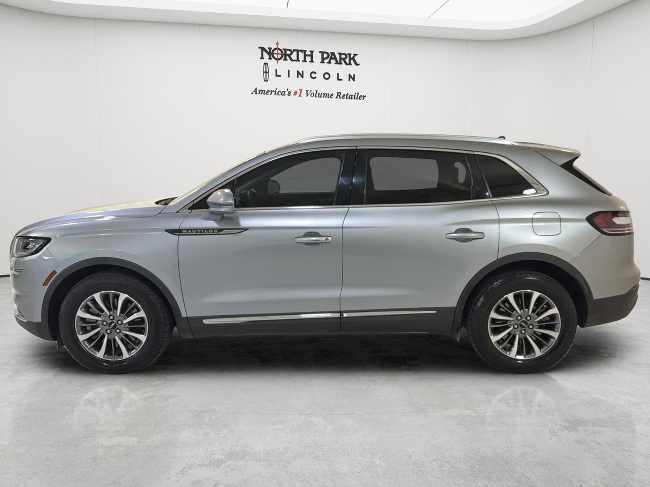 2023 Lincoln Nautilus Standard