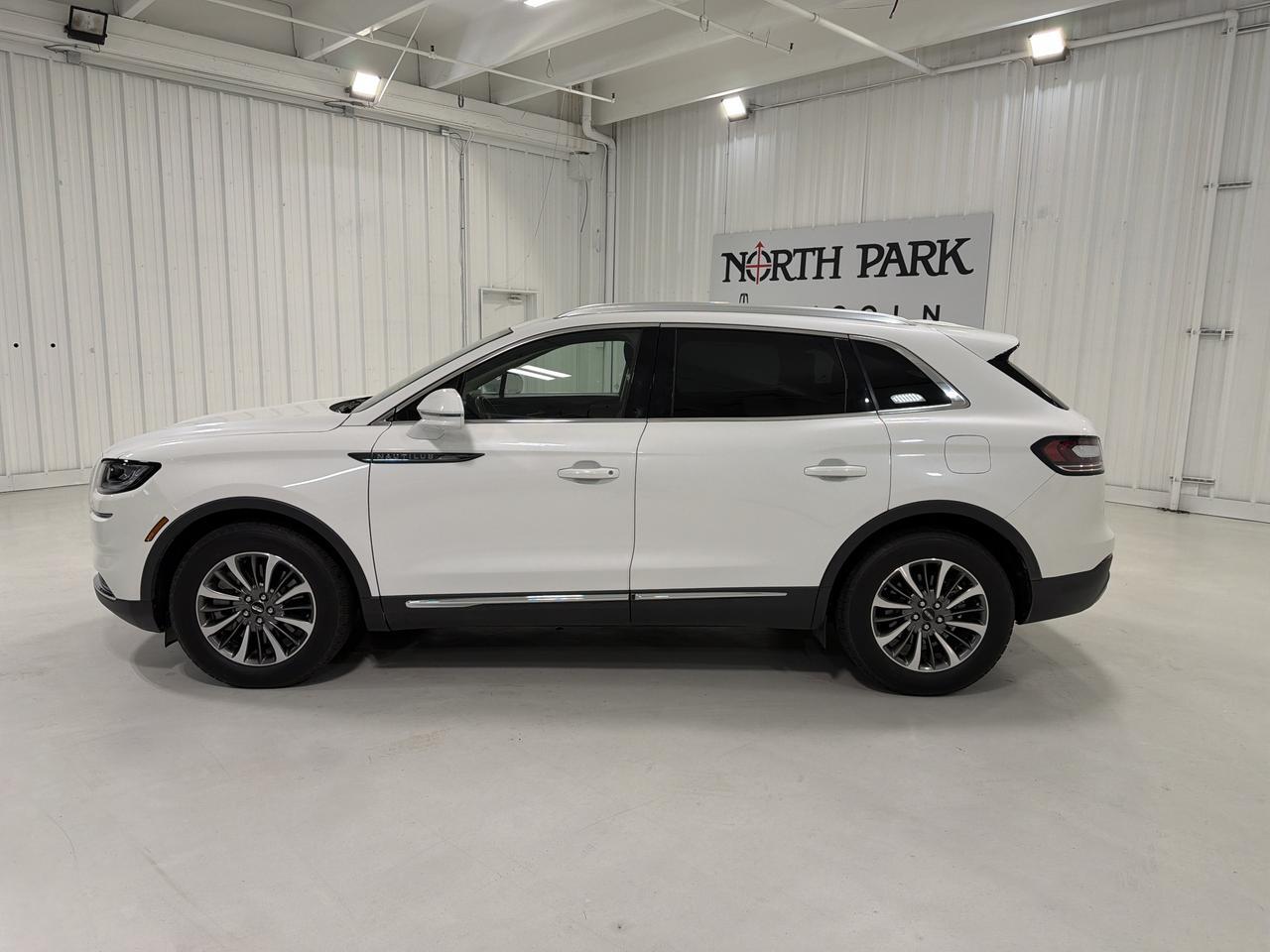 2023 Lincoln Nautilus Standard