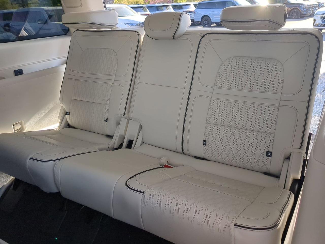 2023 Lincoln Navigator Black Label