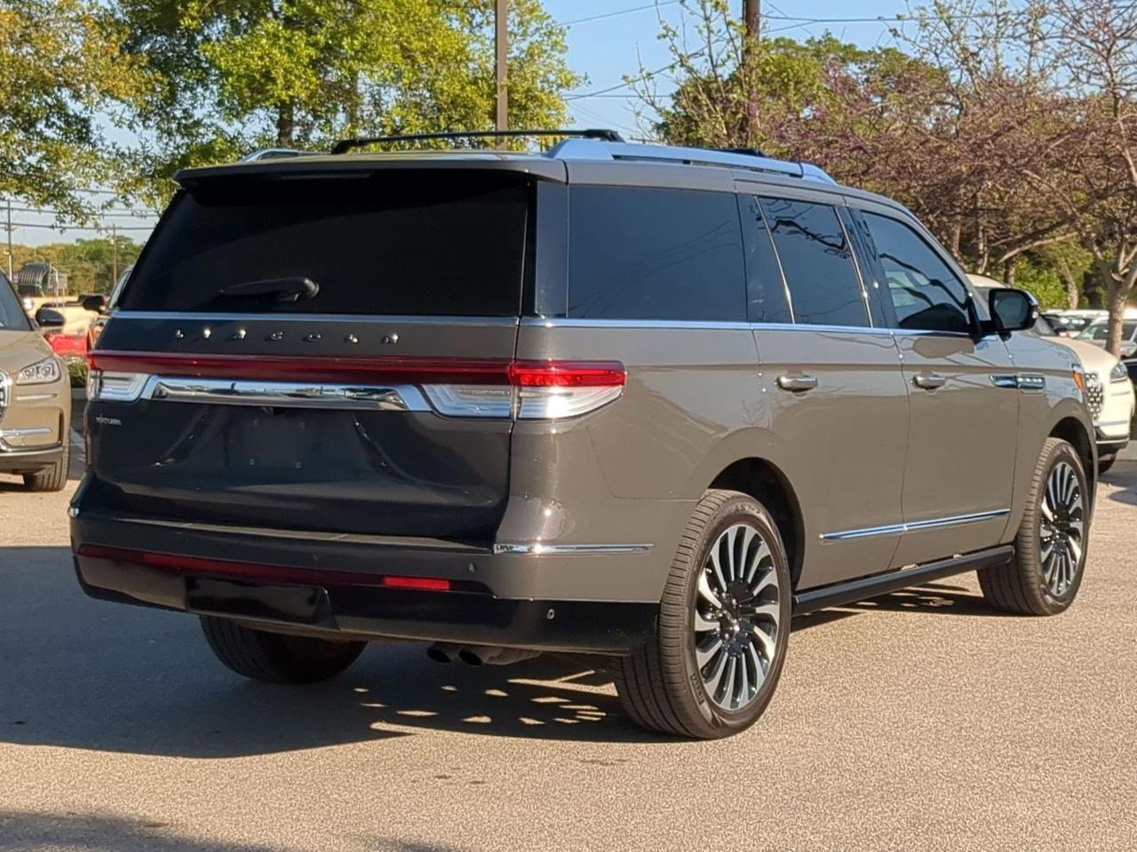 2023 Lincoln Navigator Black Label
