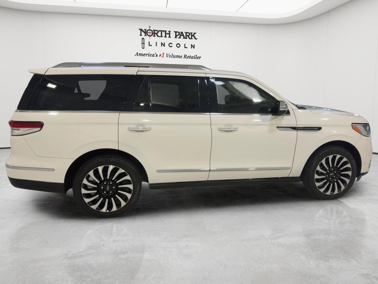 2023 Lincoln Navigator Black Label
