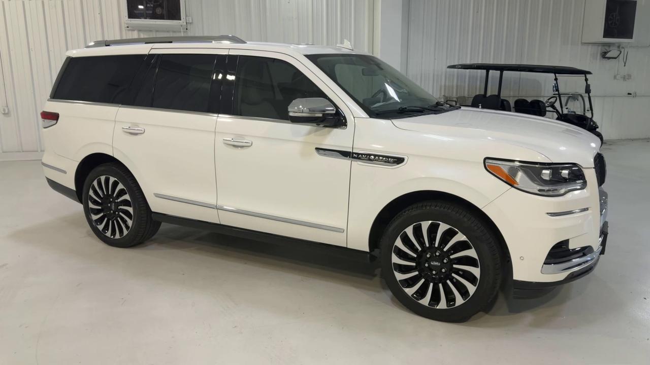 2023 Lincoln Navigator Black Label