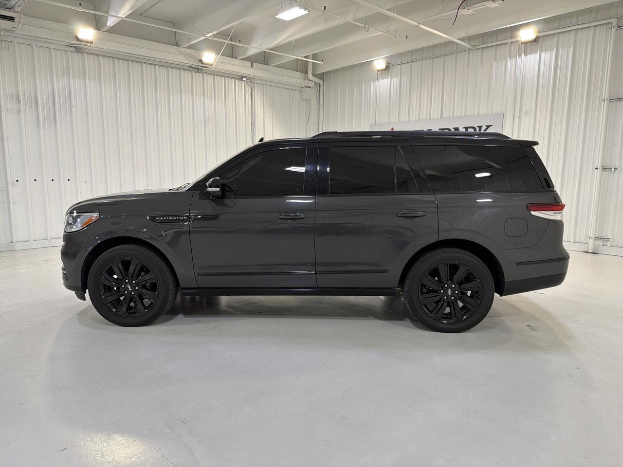 2023 Lincoln Navigator Black Label