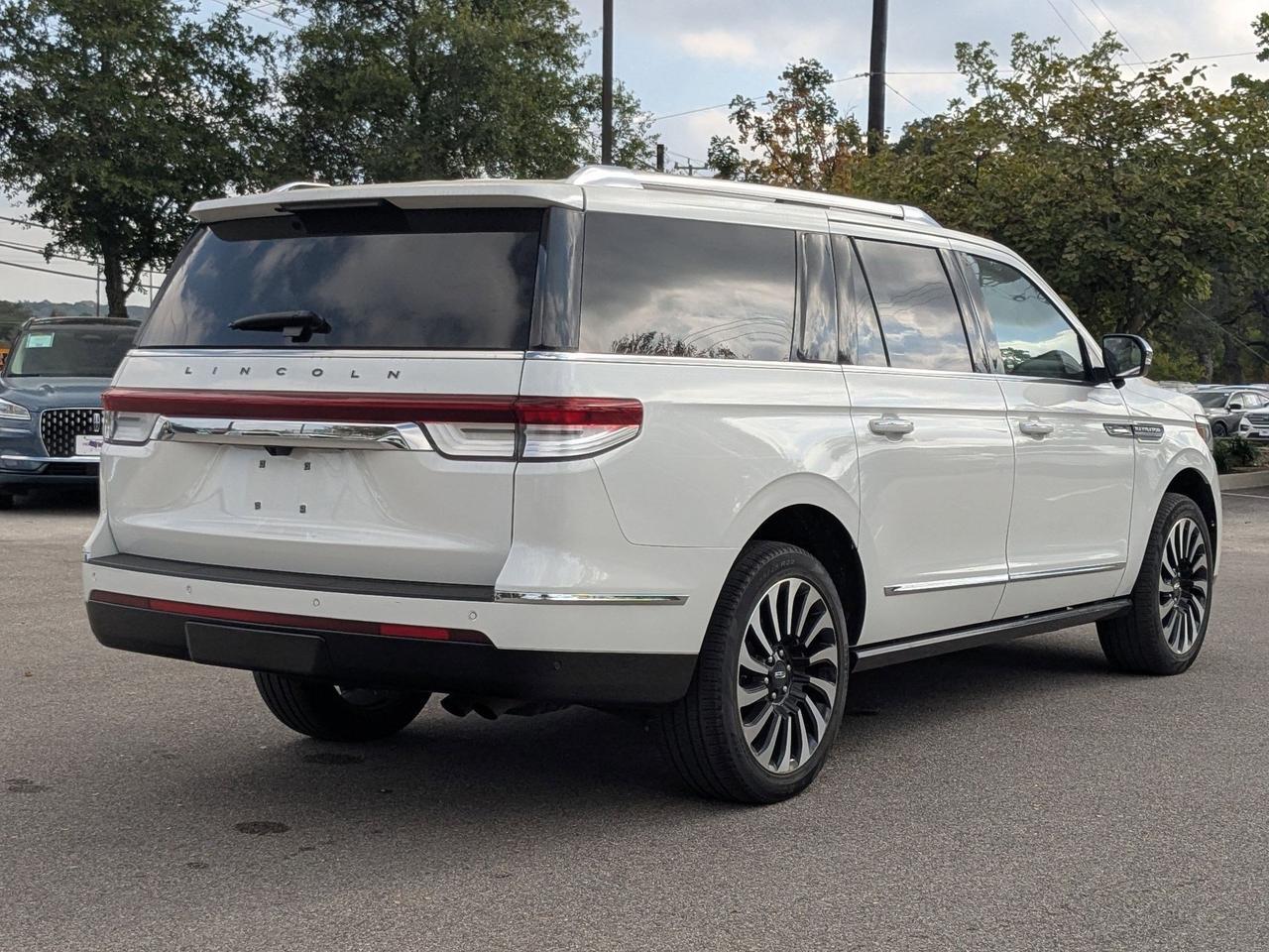 2023 Lincoln Navigator L Black Label