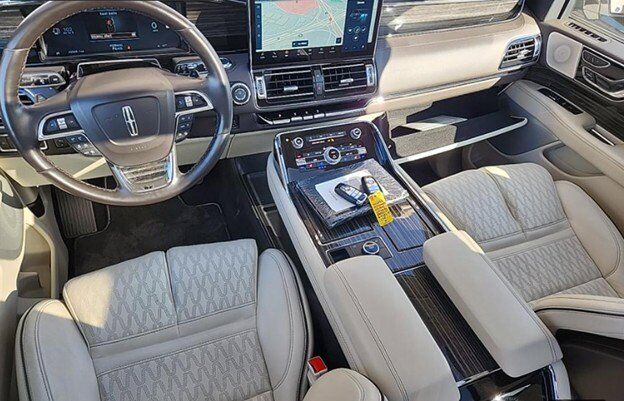 2023 Lincoln Navigator L Black Label