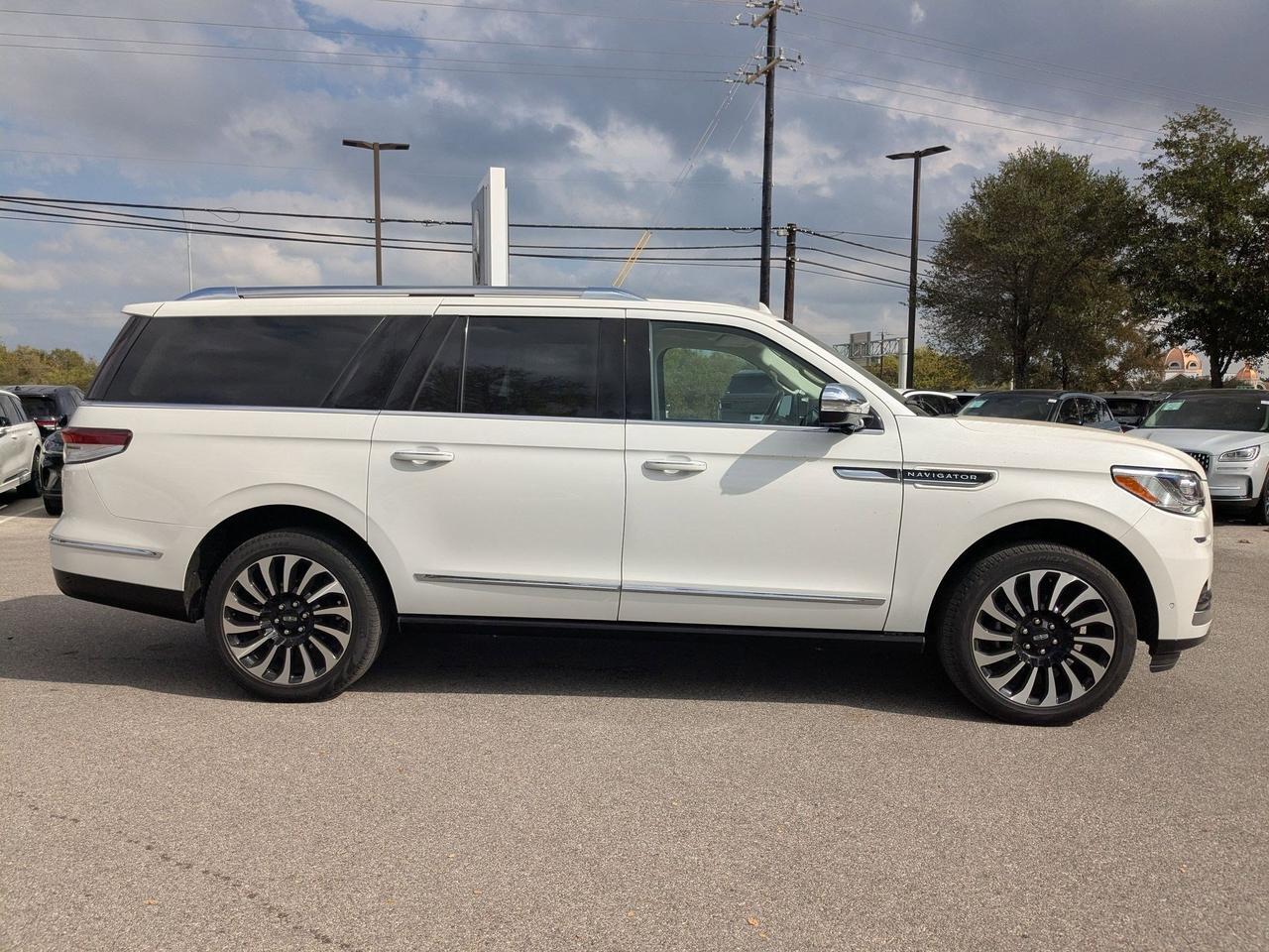 2023 Lincoln Navigator L Black Label