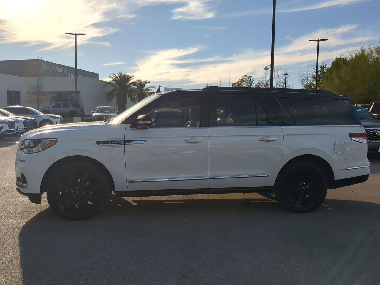 2023 Lincoln Navigator L Black Label