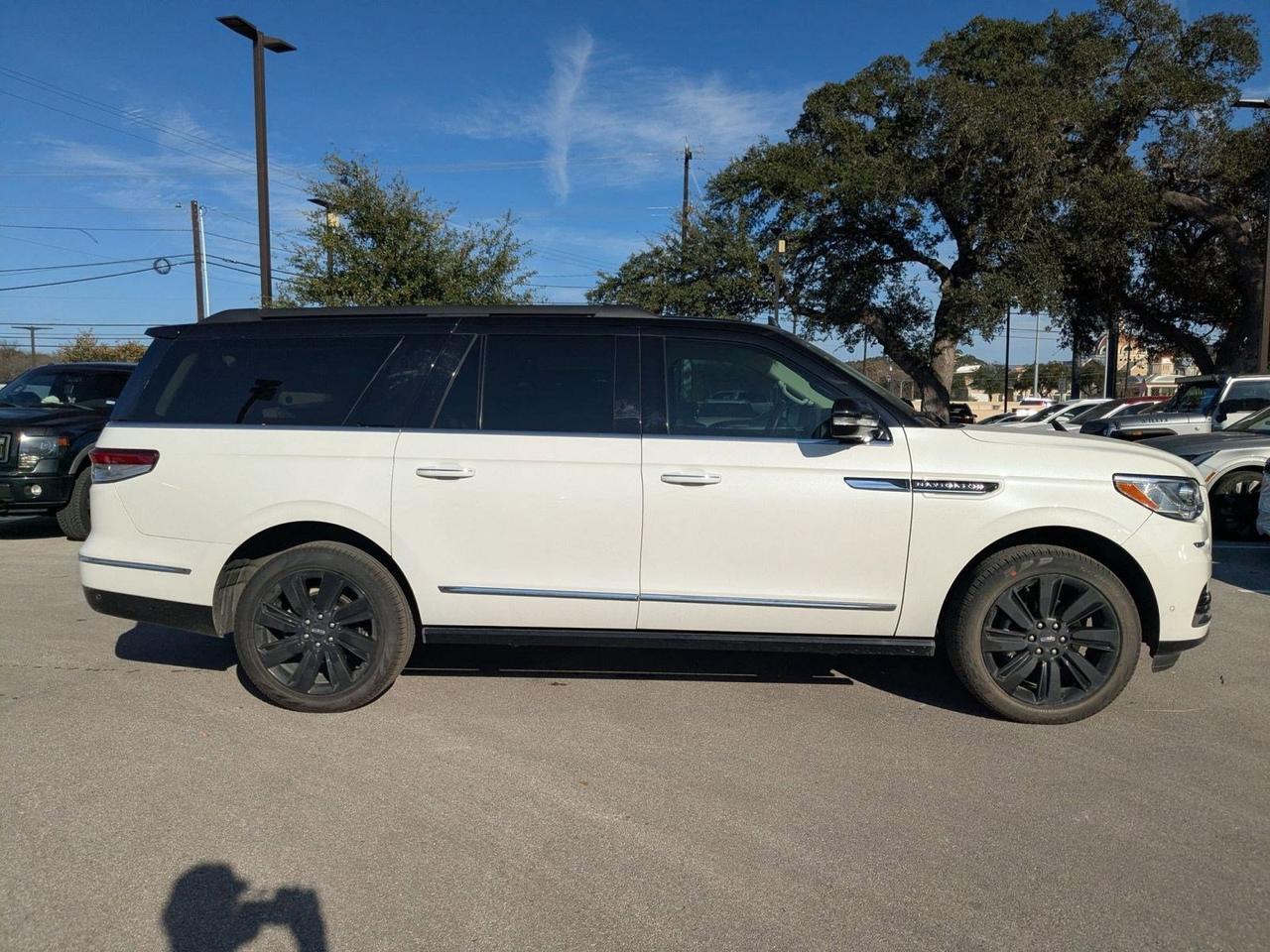 2023 Lincoln Navigator L Black Label