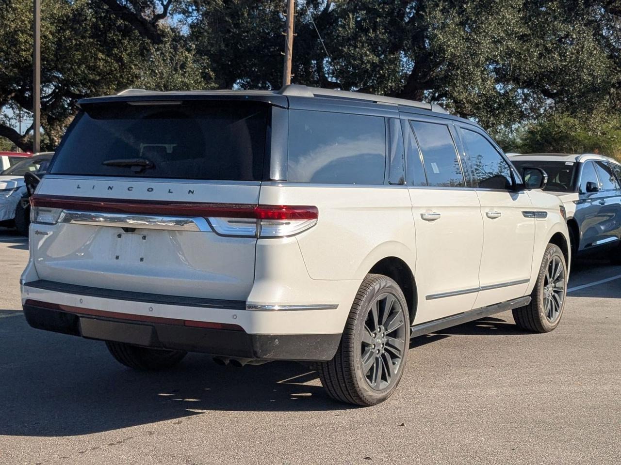 2023 Lincoln Navigator L Black Label
