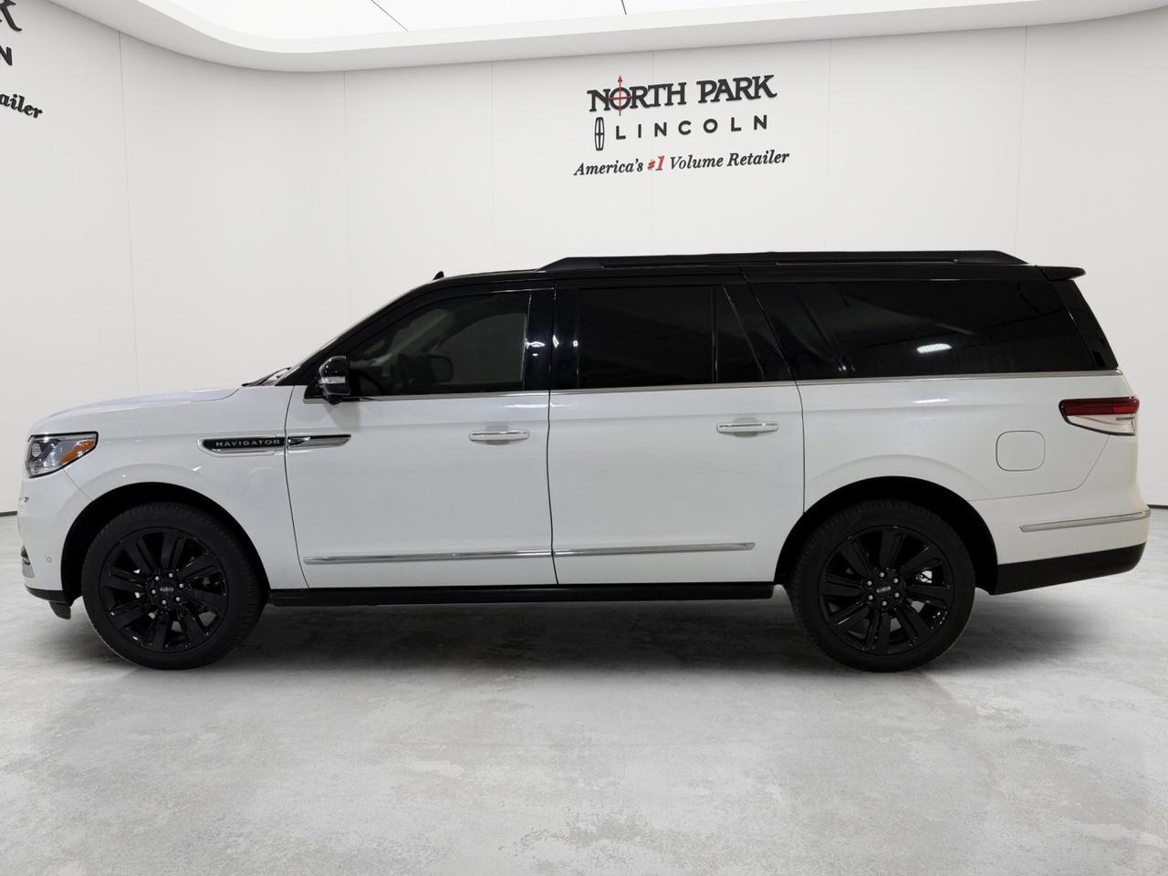 2023 Lincoln Navigator L Black Label