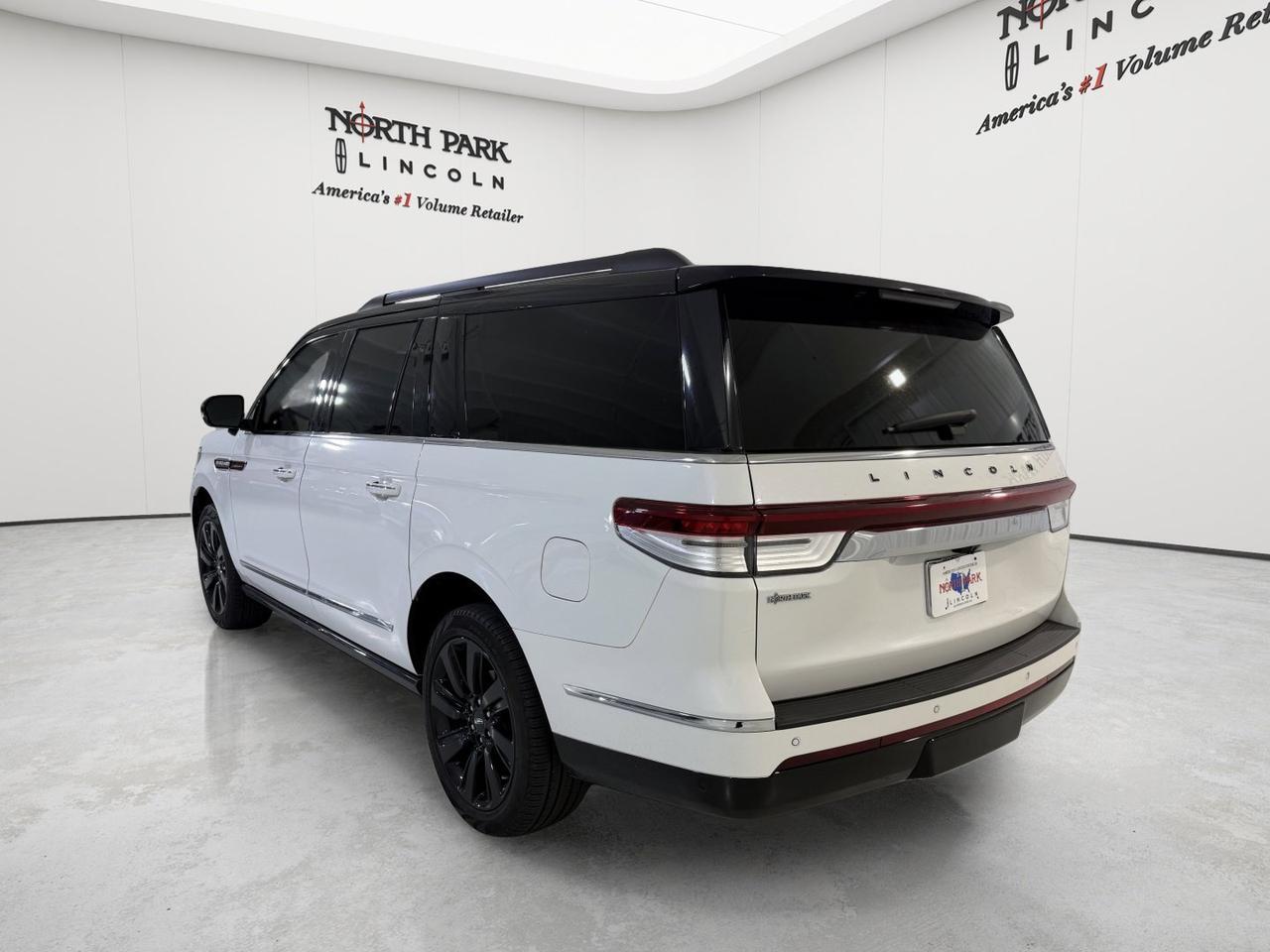 2023 Lincoln Navigator L Black Label