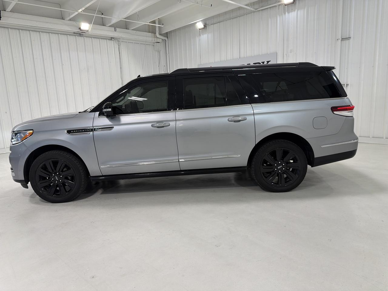 2023 Lincoln Navigator L Black Label