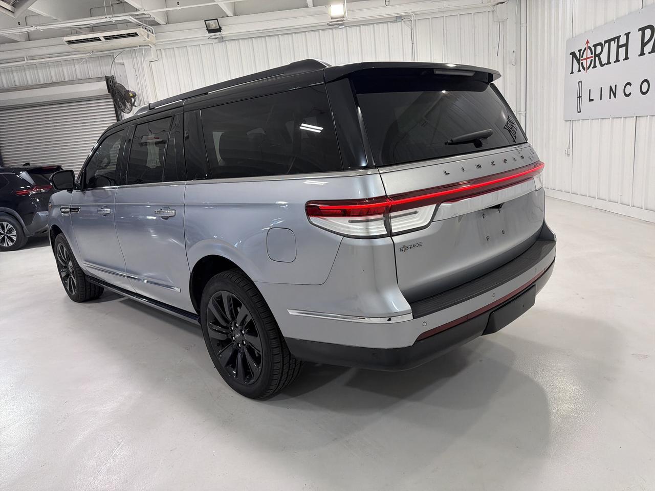 2023 Lincoln Navigator L Black Label