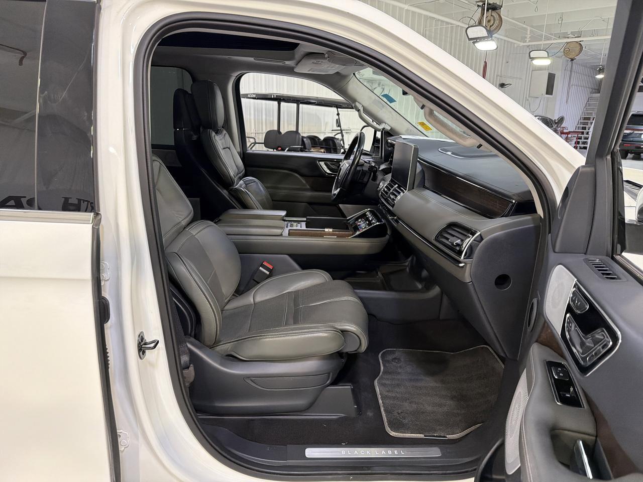 2023 Lincoln Navigator L Black Label San Antonio TX