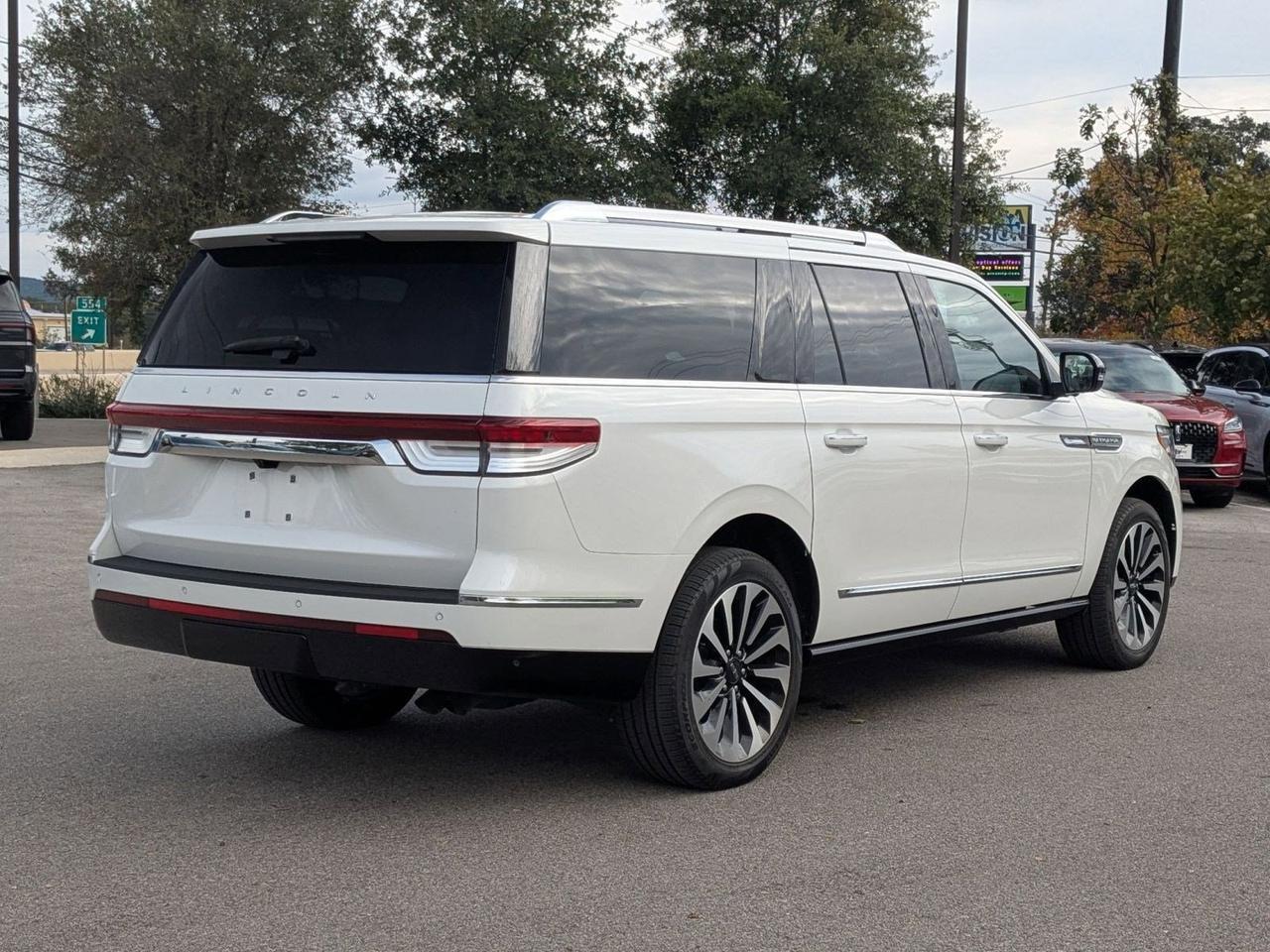 2023 Lincoln Navigator L Reserve
