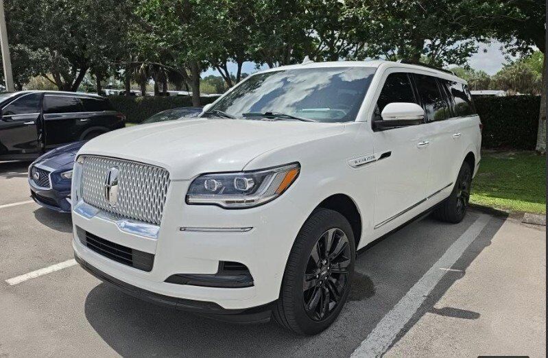 2023 Lincoln Navigator L Reserve