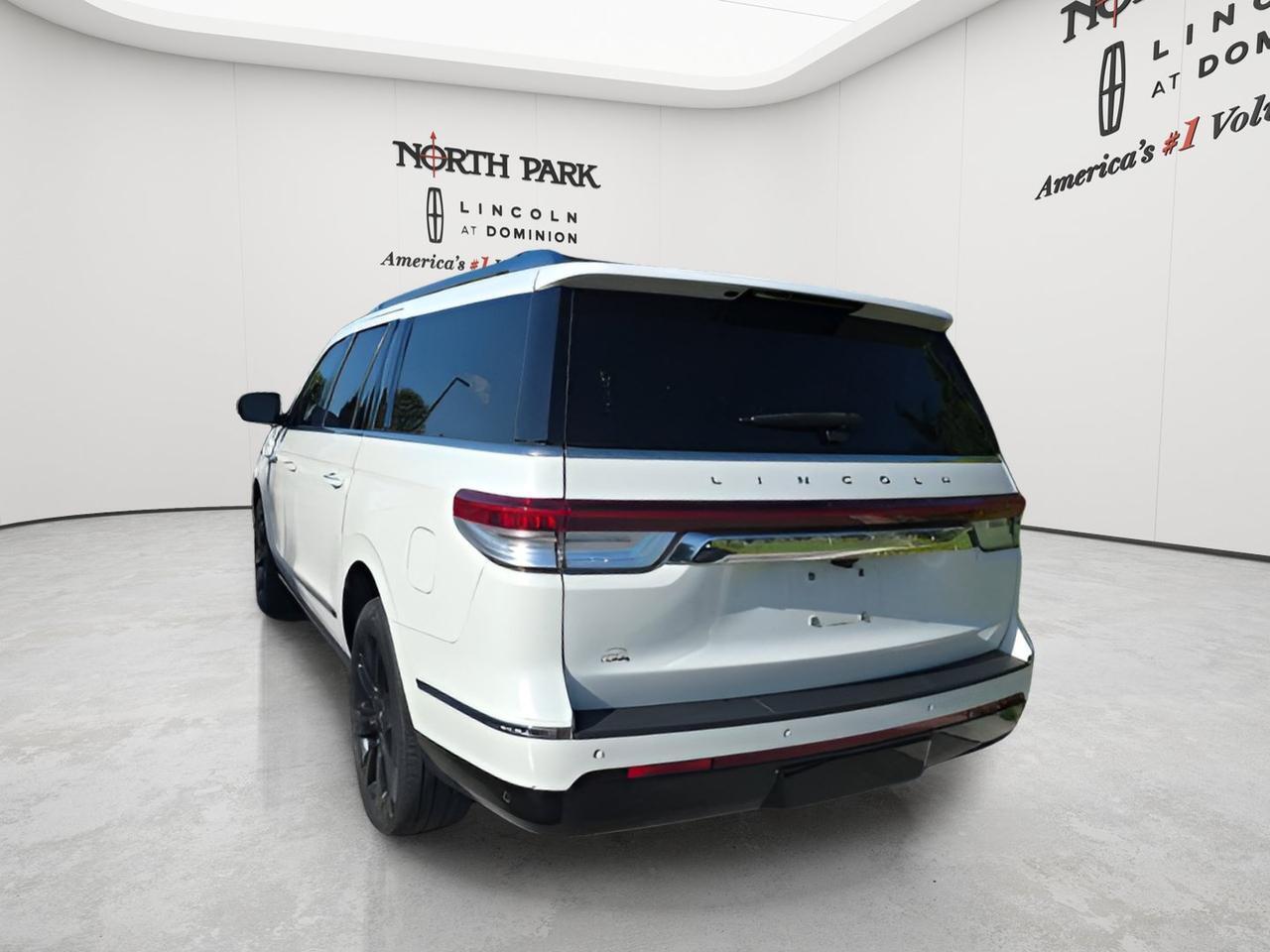2023 Lincoln Navigator L Reserve