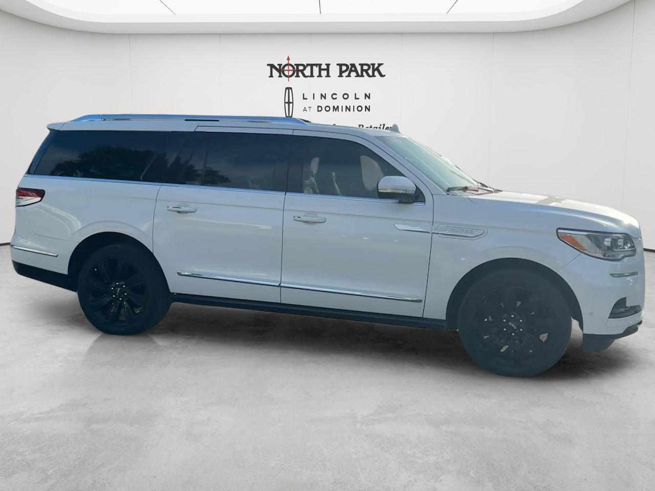2023 Lincoln Navigator L Reserve