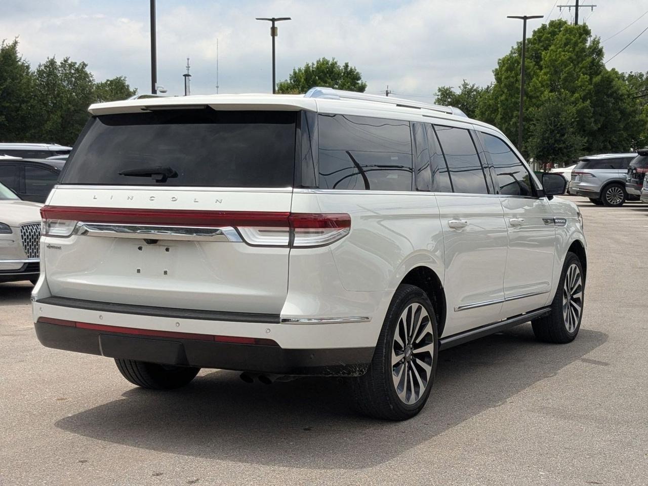 2023 Lincoln Navigator L Reserve