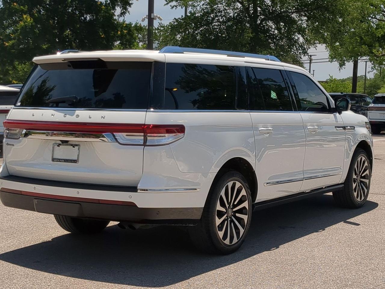 2023 Lincoln Navigator L Reserve