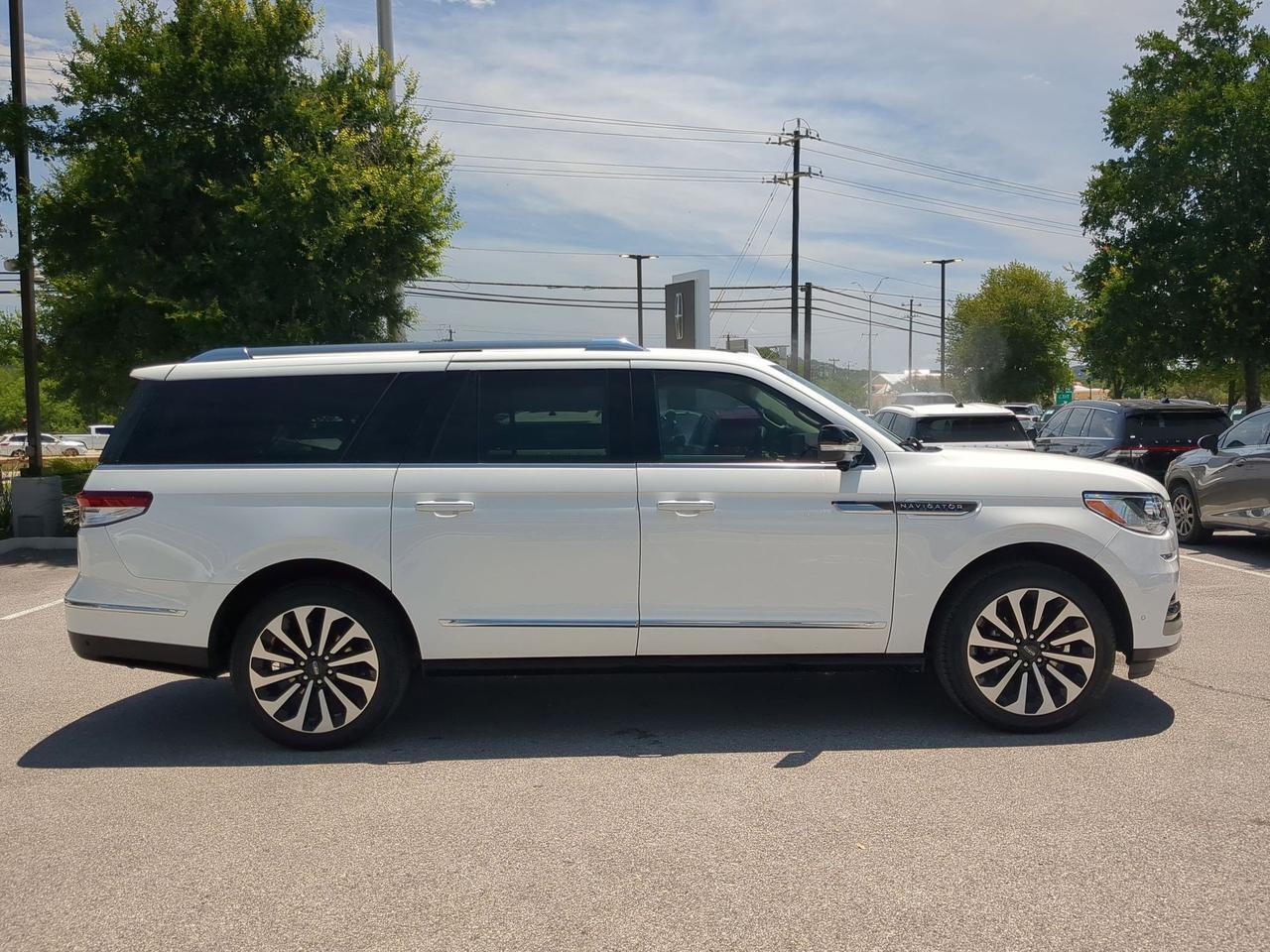 2023 Lincoln Navigator L Reserve